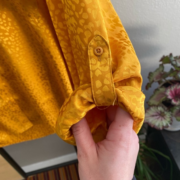 Candies Cheetah Button Down Top - Picture 3 of 8